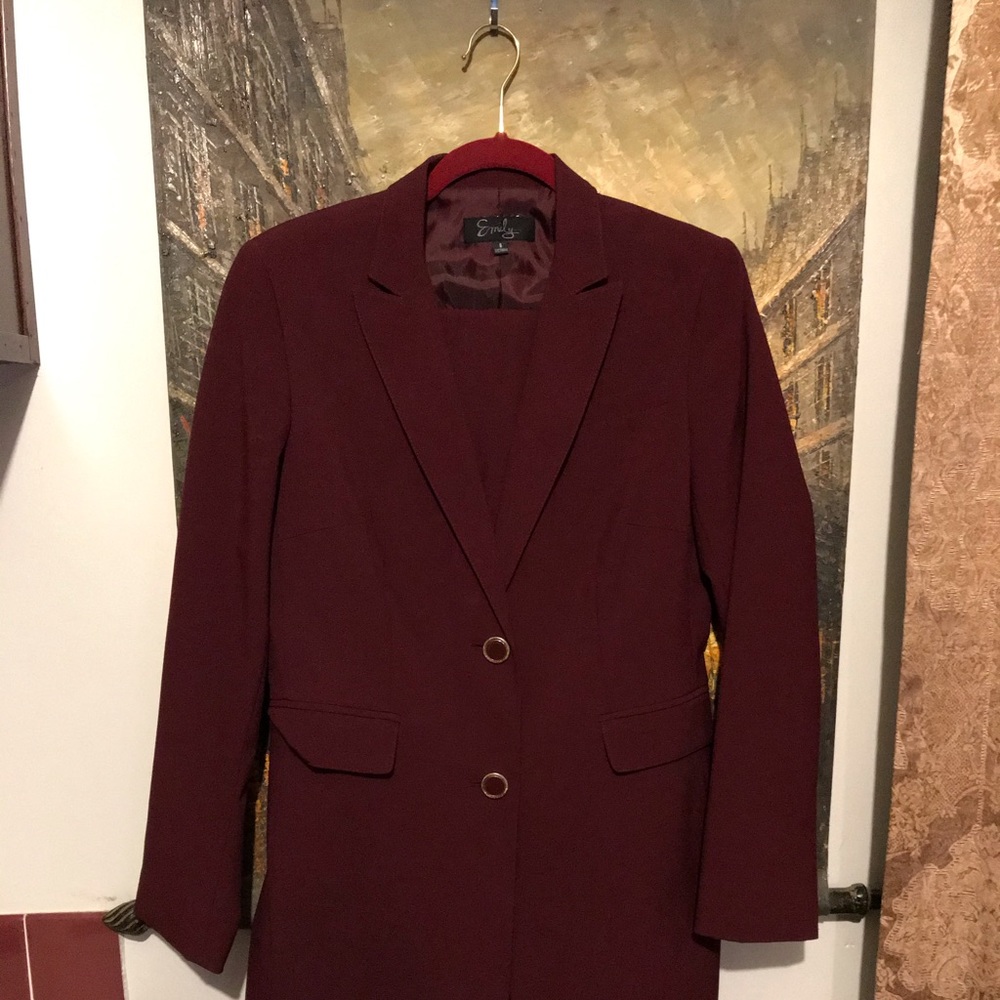 Emily Women’s suit